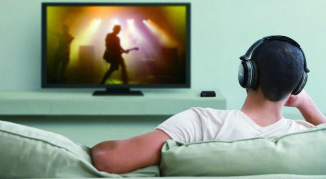 10 Best Wireless Headphones For TV In 2024