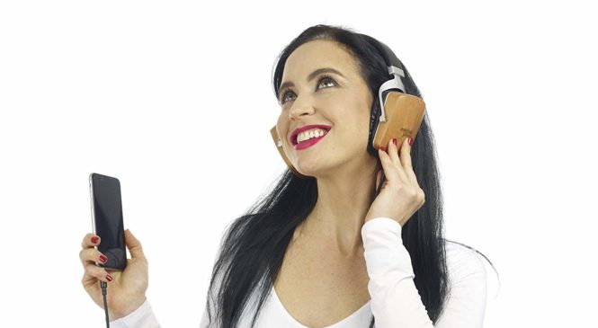 9 Best Electrostatic Headphones In 2025